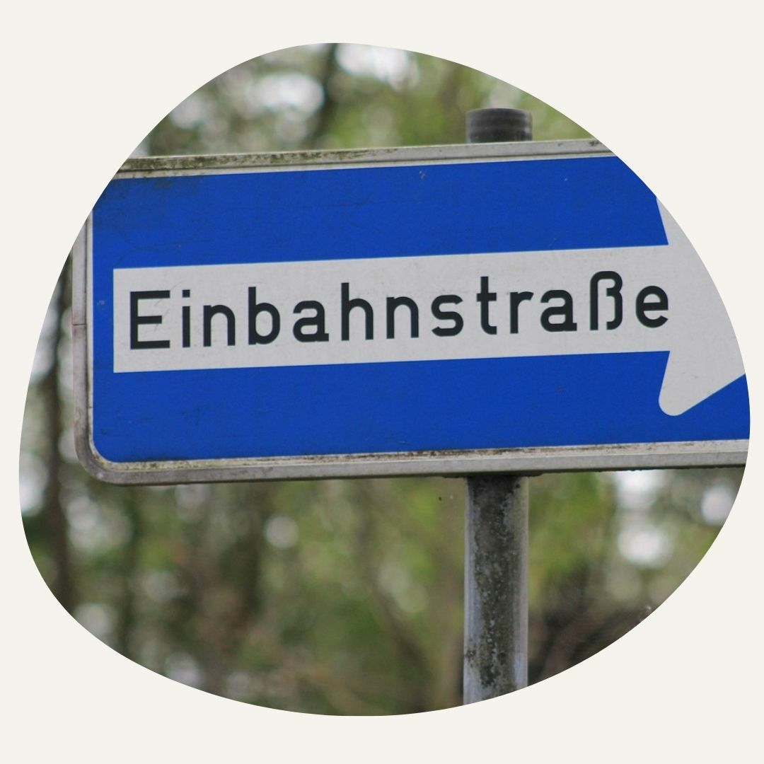 Einbahnstraße mit linearen wertschöpfungsketten